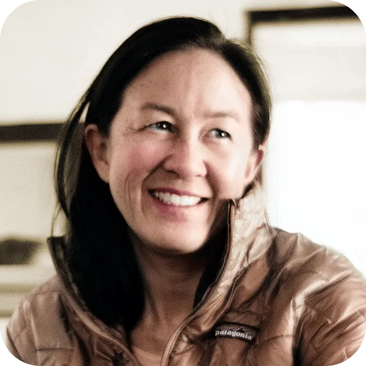 Donna Lee headshot