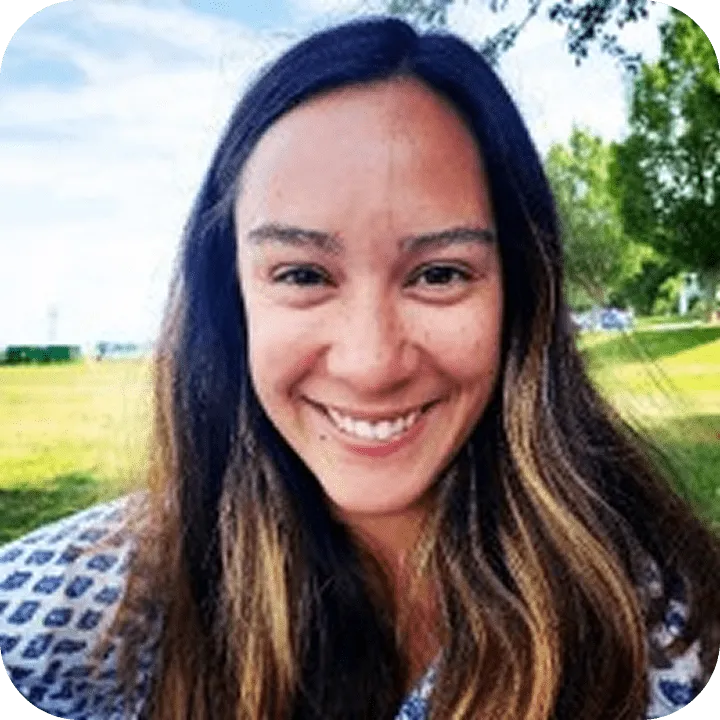 Jennifer Laughlin headshot